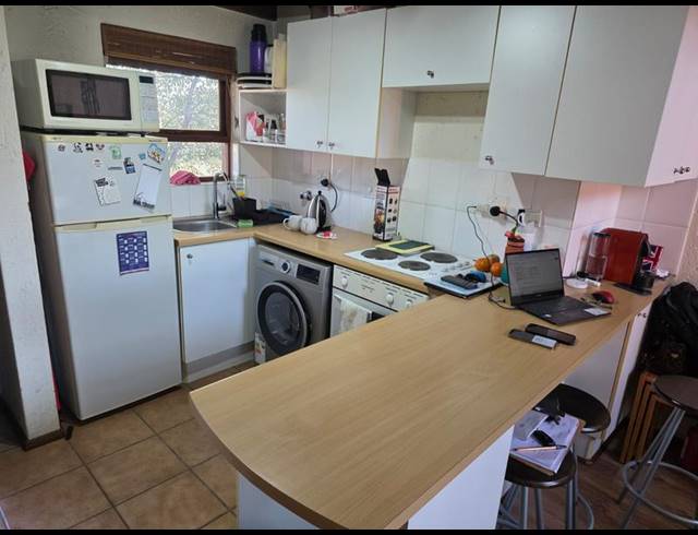 2 BEDROOM APARTMENT FOR SALE IN SUNNINGHILL